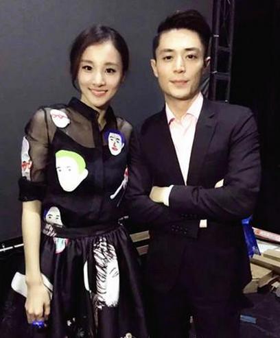 陈龙爆料老婆视频大全,揭秘明星家庭背后的真实生活 第1张 陈龙爆料老婆视频大全,揭秘明星家庭背后的真实生活 第1张